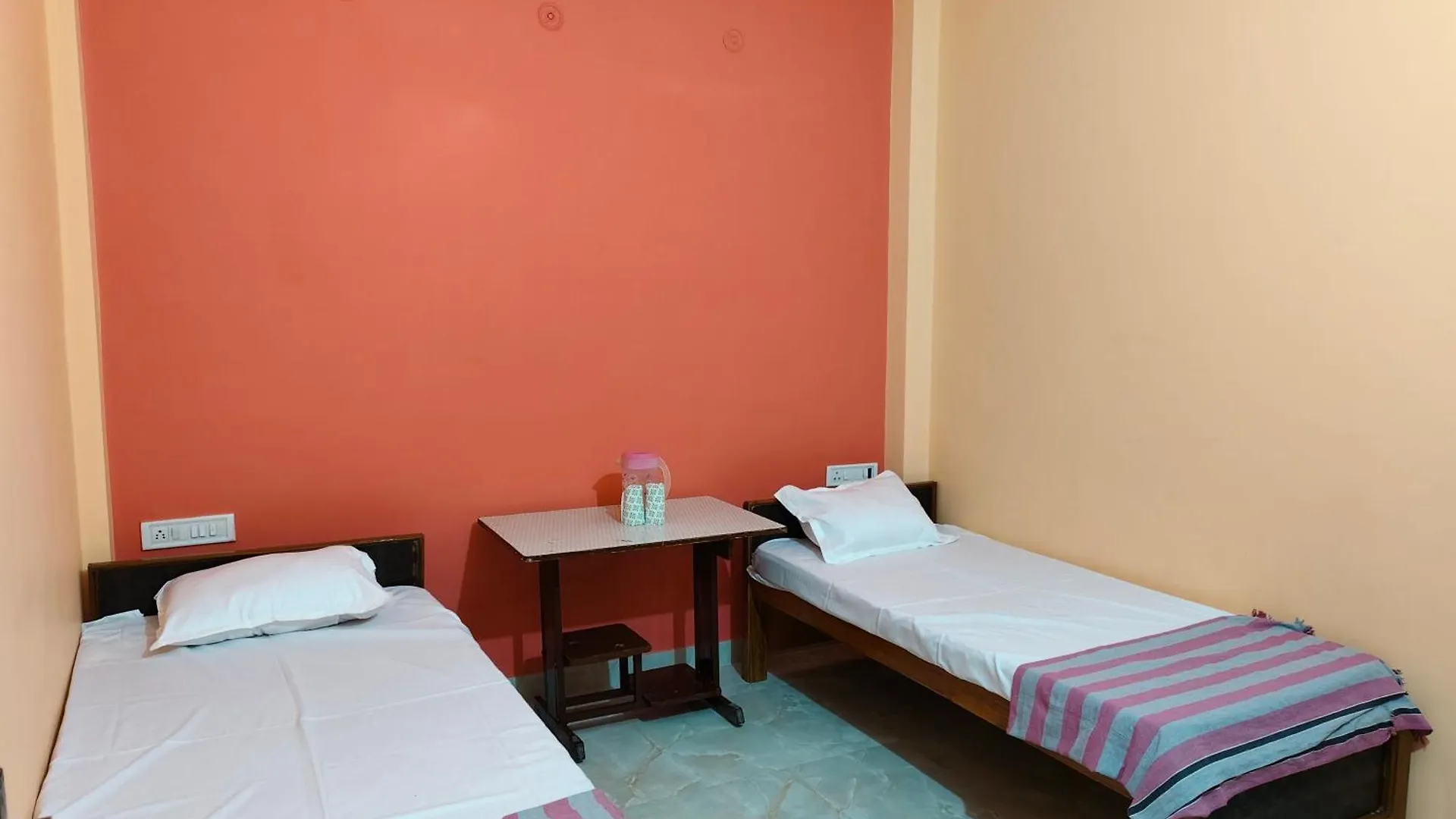 Mayur Paying Guest House Varanasi