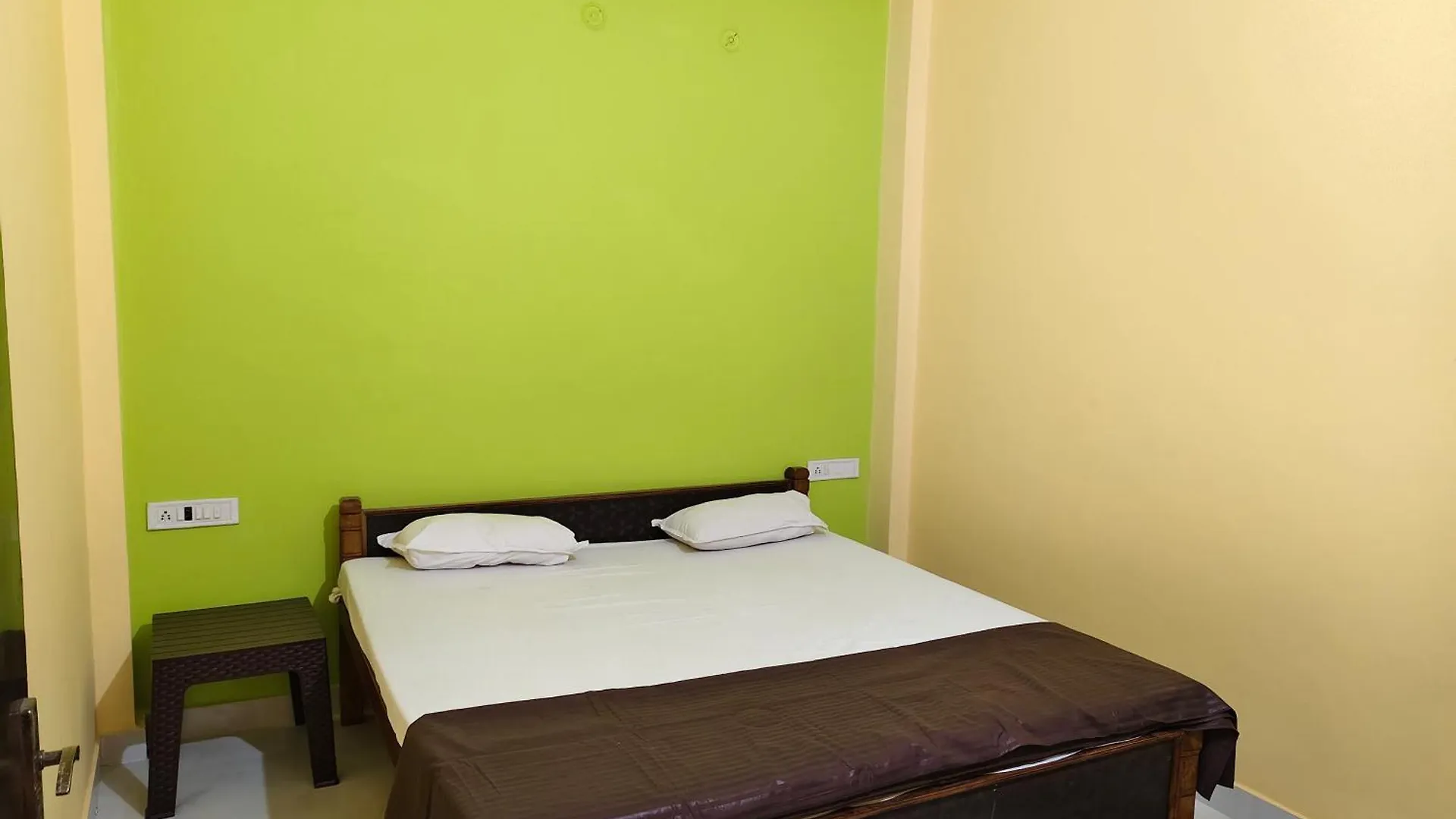 Mayur Paying Guest House Varanasi